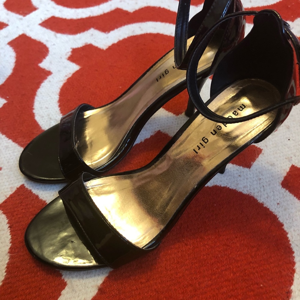 Black heels size 10
